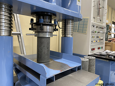 圧縮強度試験｜乃木坂パークハウス